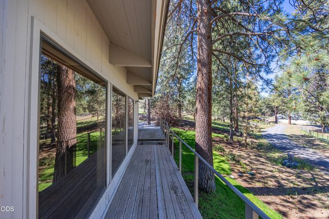 60266 Tekampe Road, Bend, OR 97702