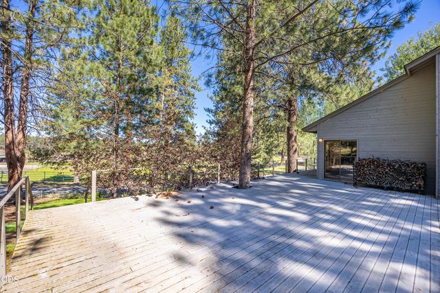 60266 Tekampe Road, Bend, OR 97702