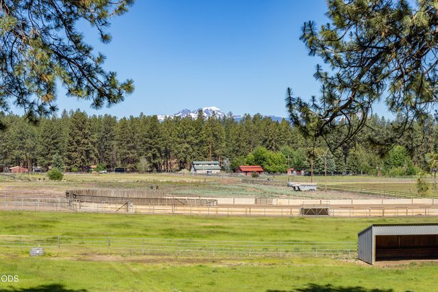 60266 Tekampe Road, Bend, OR 97702