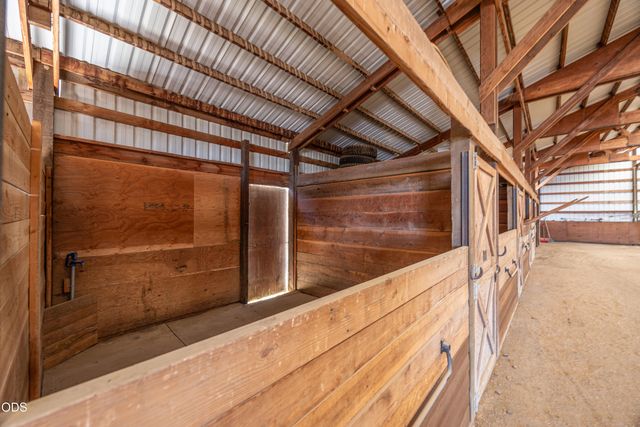 60266 Tekampe Road, Bend, OR 97702