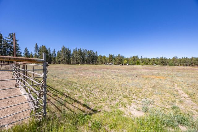60266 Tekampe Road, Bend, OR 97702