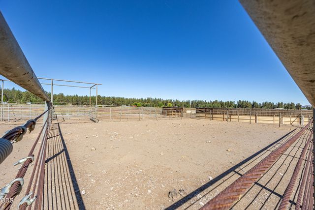 60266 Tekampe Road, Bend, OR 97702