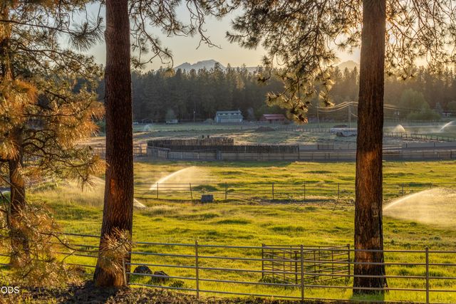 60266 Tekampe Road, Bend, OR 97702