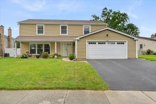 766 Oakwood Drive, Westmont, IL 60559