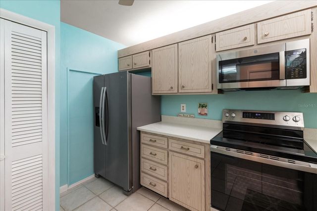 100 BLUFF VIEW DRIVE 209B, Belleair Bluffs, FL 33770