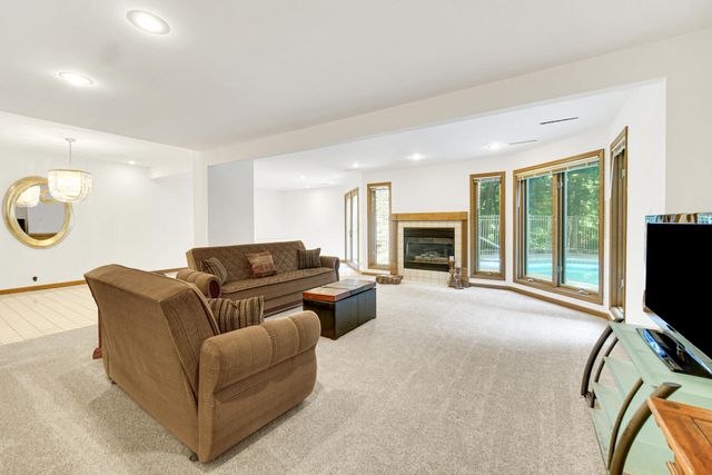 2102 Emmett Court, Valparaiso, IN 46385