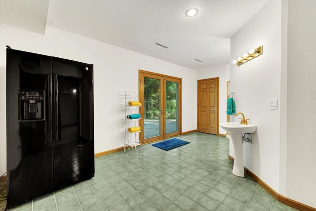 2102 Emmett Court, Valparaiso, IN 46385