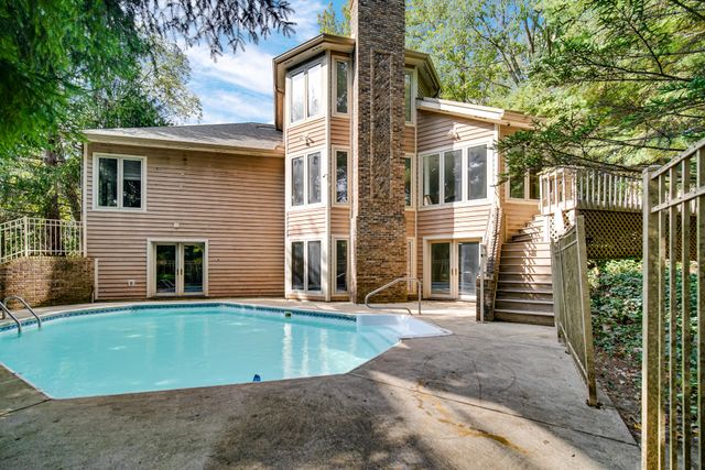 2102 Emmett Court, Valparaiso, IN 46385