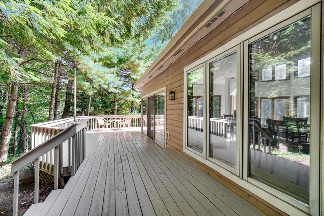 2102 Emmett Court, Valparaiso, IN 46385