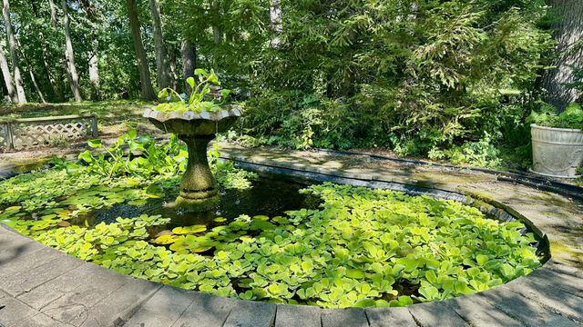 2102 Emmett Court, Valparaiso, IN 46385