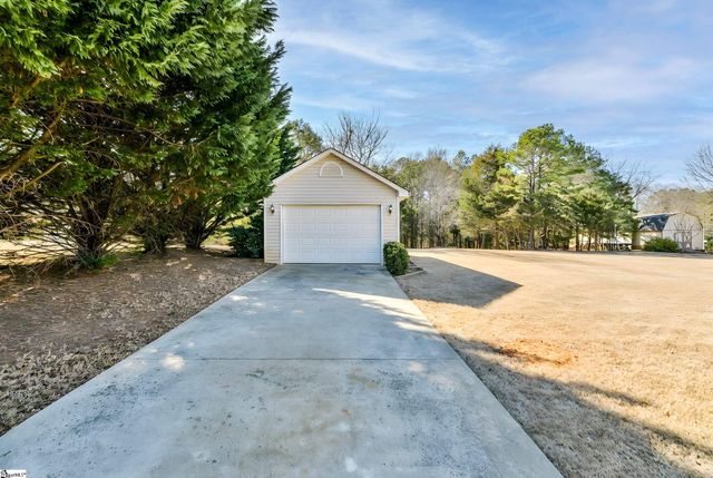 19 Neyland Drive, Fountain Inn, SC 29644
