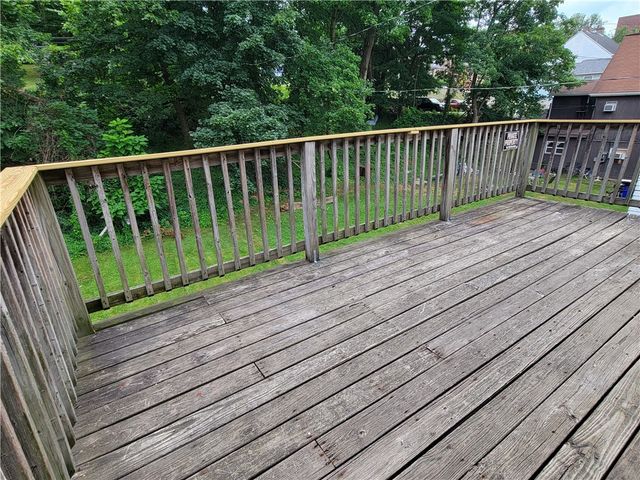 1110 5th Ave, Coraopolis, PA 15108