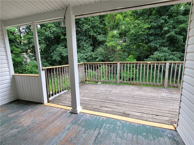 1110 5th Ave, Coraopolis, PA 15108