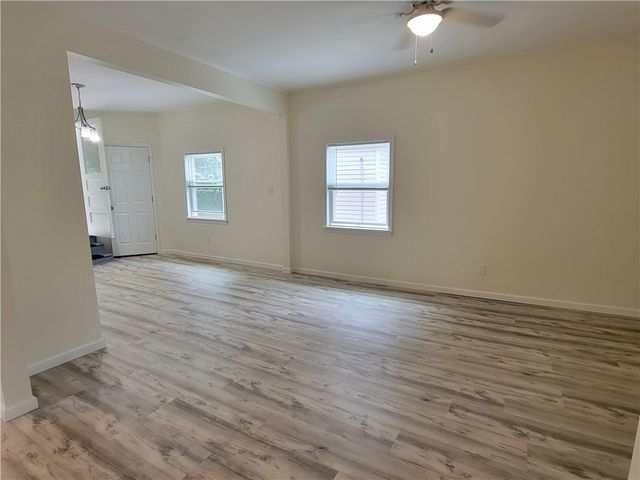 1110 5th Ave, Coraopolis, PA 15108