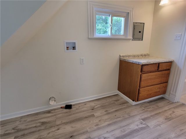 1110 5th Ave, Coraopolis, PA 15108