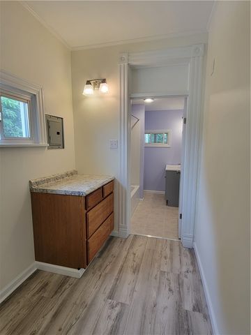 1110 5th Ave, Coraopolis, PA 15108