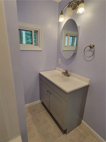 1110 5th Ave, Coraopolis, PA 15108