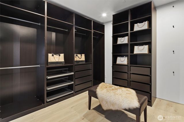 6304 Lakeview Drive, Kirkland, WA 98033