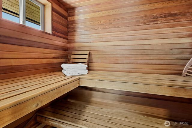 6304 Lakeview Drive, Kirkland, WA 98033