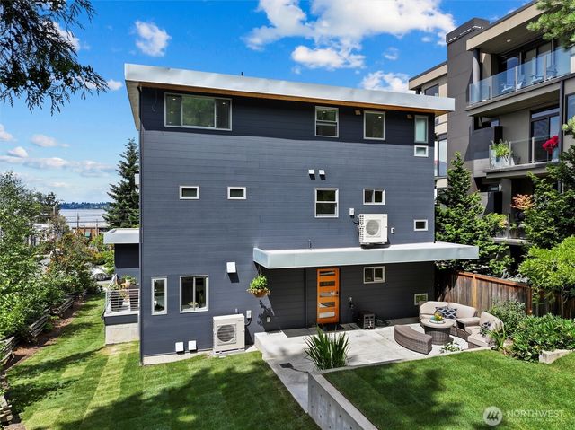 6304 Lakeview Drive, Kirkland, WA 98033