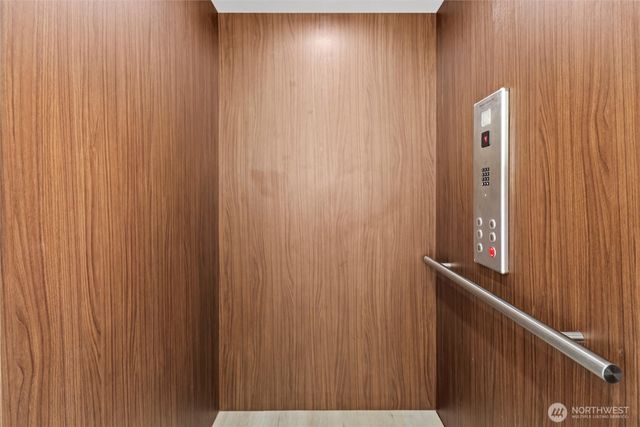 6304 Lakeview Drive, Kirkland, WA 98033