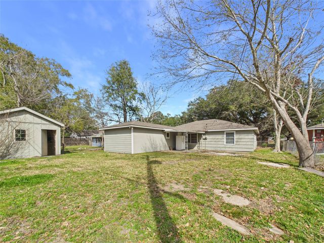 1212 Alamo Street, Rosenberg, TX 77471