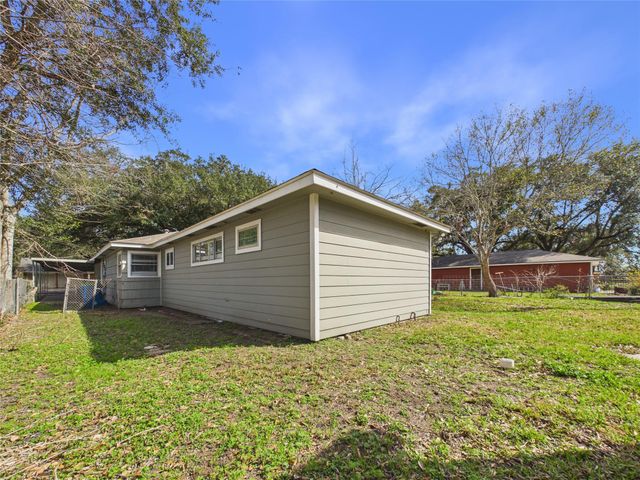 1212 Alamo Street, Rosenberg, TX 77471
