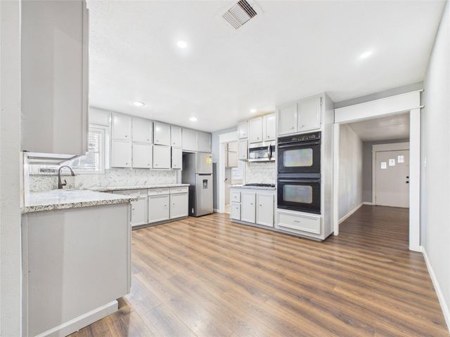 1212 Alamo Street, Rosenberg, TX 77471