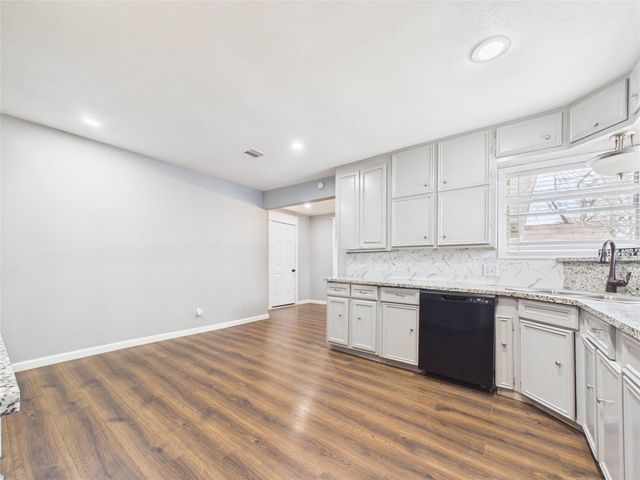 1212 Alamo Street, Rosenberg, TX 77471