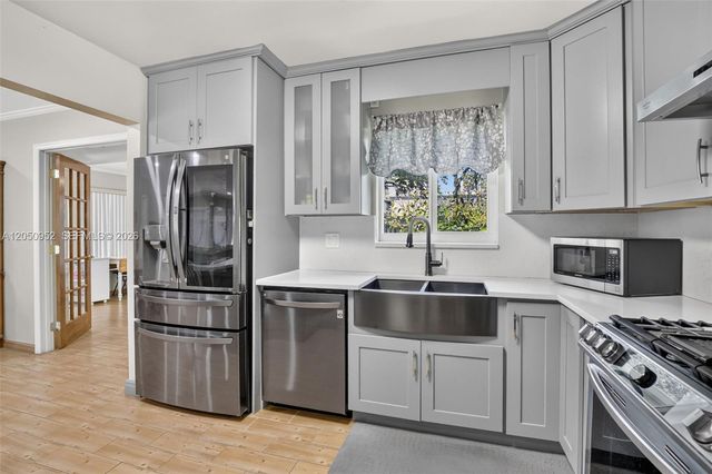 206 N 32nd Ave, Hollywood, FL 33021