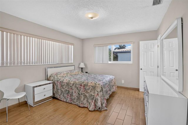 206 N 32nd Ave, Hollywood, FL 33021