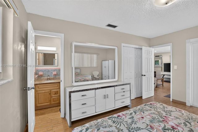 206 N 32nd Ave, Hollywood, FL 33021