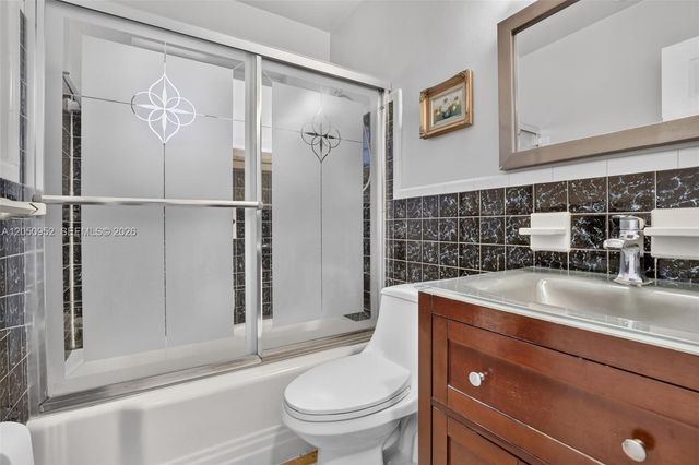 206 N 32nd Ave, Hollywood, FL 33021