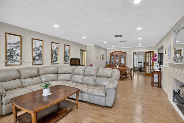 206 N 32nd Ave, Hollywood, FL 33021