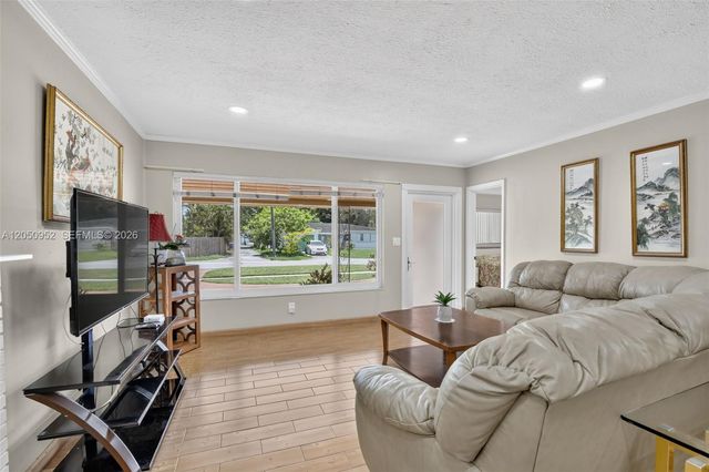 206 N 32nd Ave, Hollywood, FL 33021