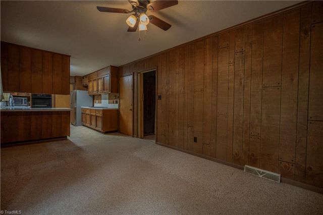 166 Larkspur Lane, Lexington, NC 27292
