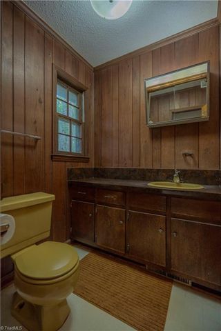 166 Larkspur Lane, Lexington, NC 27292