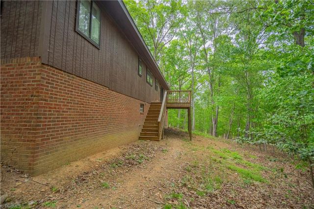 166 Larkspur Lane, Lexington, NC 27292