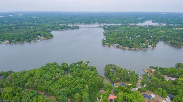 166 Larkspur Lane, Lexington, NC 27292