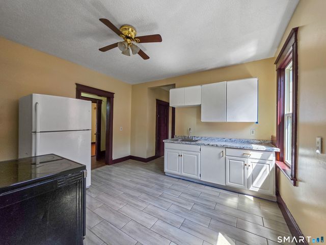 2-4 Mortson Street 2nd Floor, Hartford, CT 06106