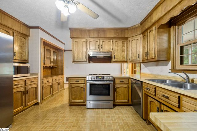 300 Pleasant Retreat Road, Travelers Rest, SC 29690