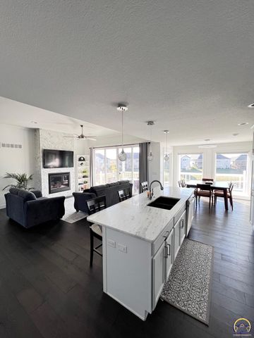 2615 Twin Lakes Dr, Emporia, KS 66801