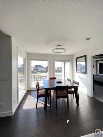 2615 Twin Lakes Dr, Emporia, KS 66801