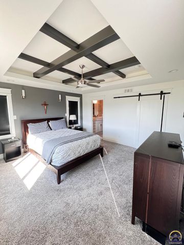 2615 Twin Lakes Dr, Emporia, KS 66801