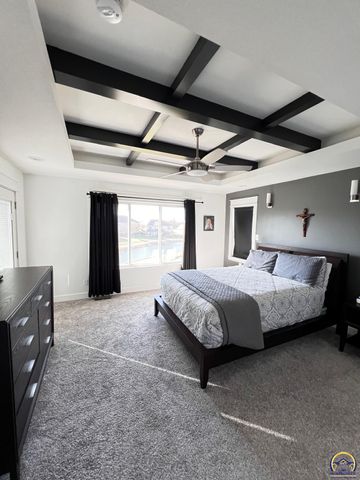 2615 Twin Lakes Dr, Emporia, KS 66801