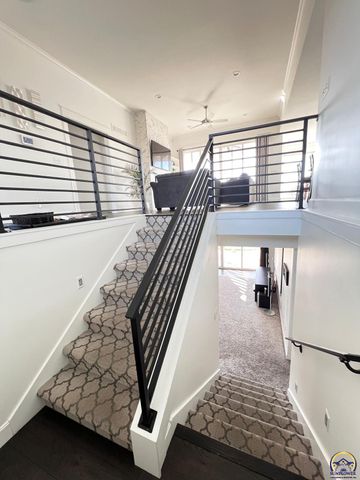 2615 Twin Lakes Dr, Emporia, KS 66801