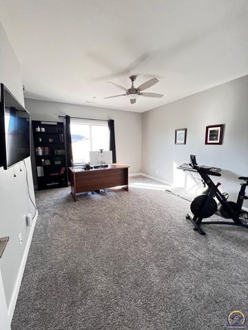 2615 Twin Lakes Dr, Emporia, KS 66801