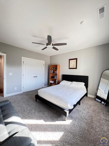 2615 Twin Lakes Dr, Emporia, KS 66801