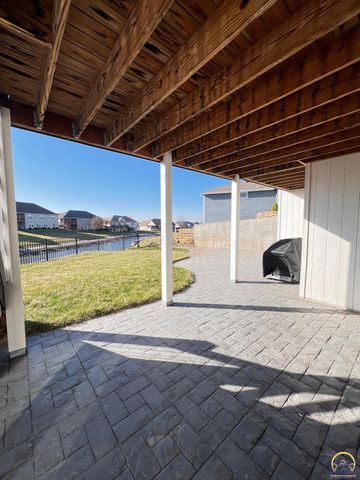2615 Twin Lakes Dr, Emporia, KS 66801