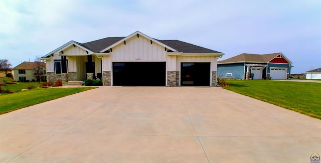 2615 Twin Lakes Dr, Emporia, KS 66801